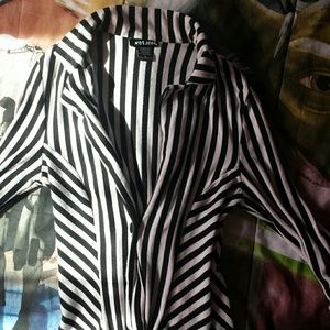 wet seal black and white long sleeve dress jacket.