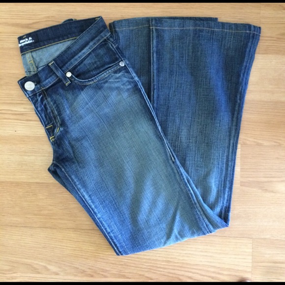 🚫SOLD on mercarii🚫 - Picture 3 of 4