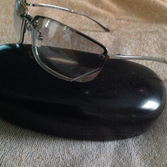 Authentic Gucci sunglasses - Picture 3 of 4