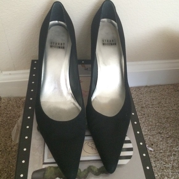 ⬇️SALE!!⬇️Stuart Weitzman pointed toe pumps