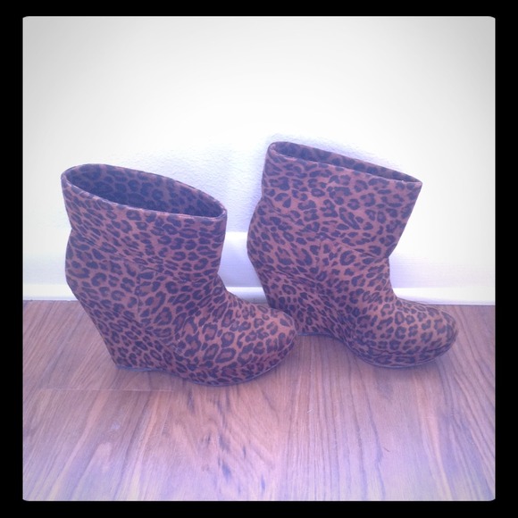 Gianni Bini Leopard Booties