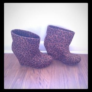 Gianni Bini Leopard Booties