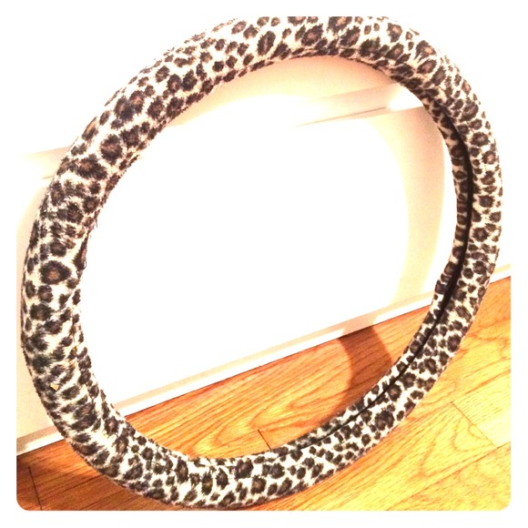 Cheetah Print Steerin Wheel Cover