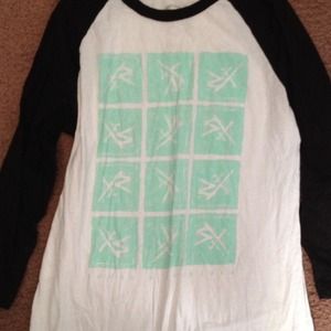 Medium long sleeve shirt by Young & Reckless