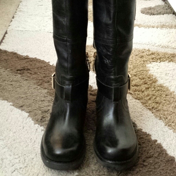 🚫SOLD! NEVER WORN! Guess Black Leather Boots - Picture 2 of 4