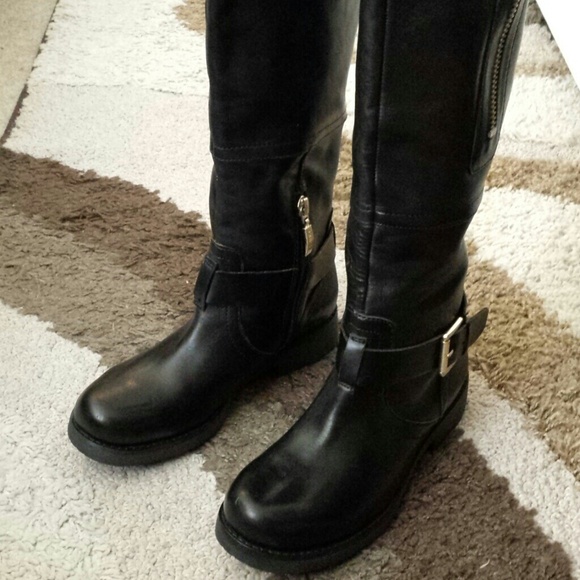 🚫SOLD! NEVER WORN! Guess Black Leather Boots - Picture 3 of 4