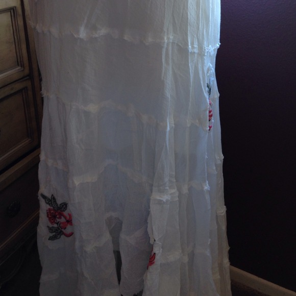 Beautiful high low white skirt - Picture 2 of 4