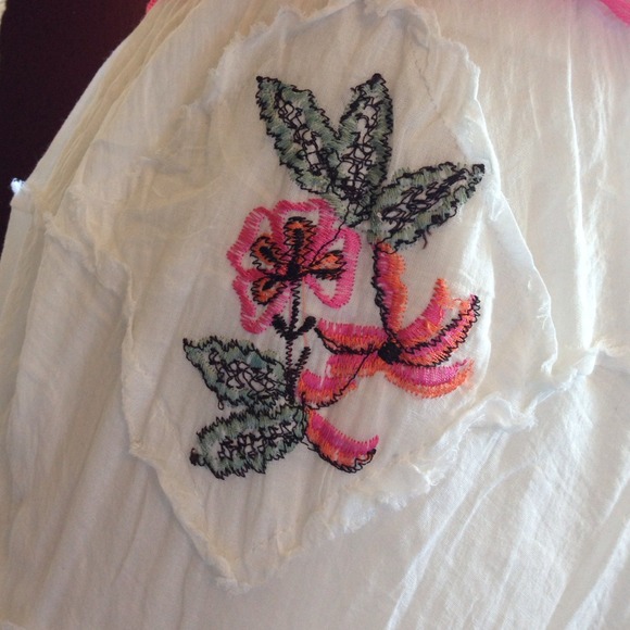 Beautiful high low white skirt - Picture 3 of 4