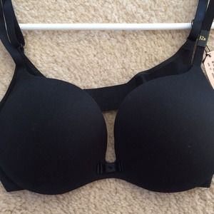 *$30* NEW VS Incredible Push-Up Bra