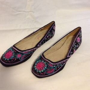 Two Lips "Sari" shoes💖 ✨Never worn✨ 💥NWOT💥