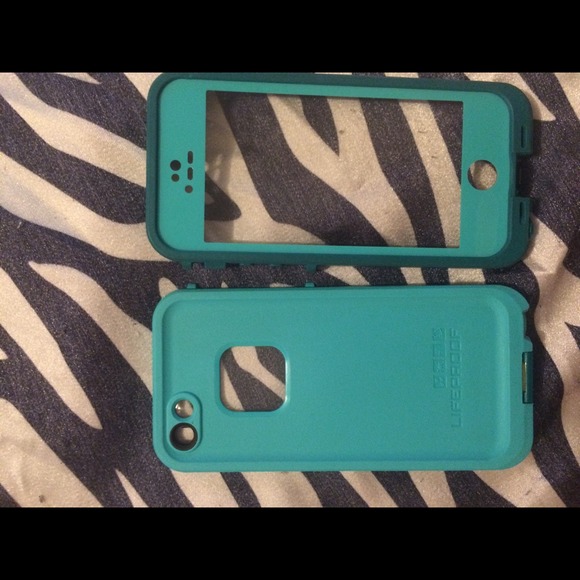 IPhone 5/s Teal Lifeproof Case