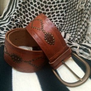 🚫SOLD!🚫📦📬 Tribal inspired thick brown belt