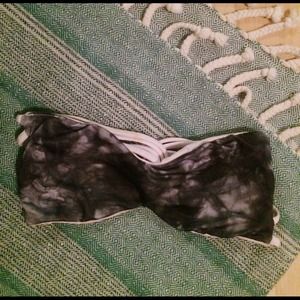 Reversible strapless bikini top