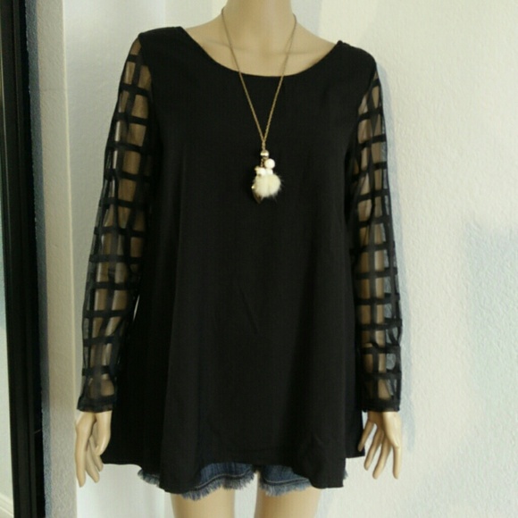 !!Reduced! Cross back lace sleeves blouse in black - Picture 2 of 4