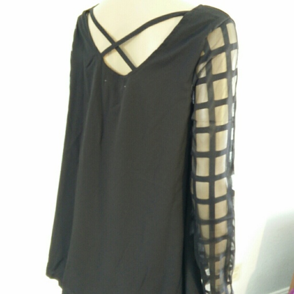 !!Reduced! Cross back lace sleeves blouse in black - Picture 3 of 4