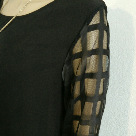 !!Reduced! Cross back lace sleeves blouse in black - Picture 4 of 4