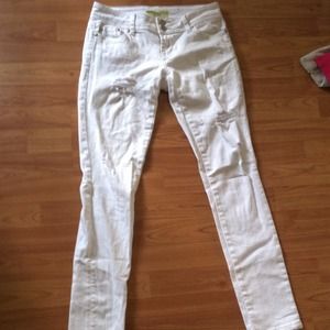 Almost Famous White ripped jeans