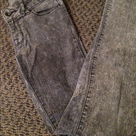 Dark acid washed bullhead jeans