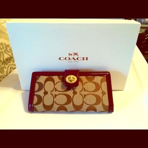 💯% Authentic Coach Wallet