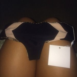 BNWT Acacia storm mentawai