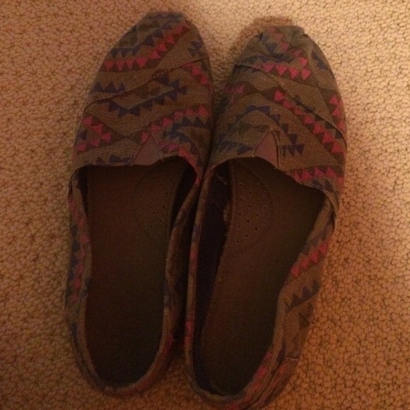 Gray/pink/blue classic toms