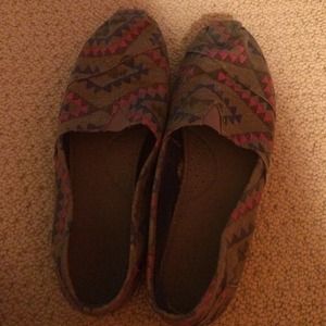 Gray/pink/blue classic toms