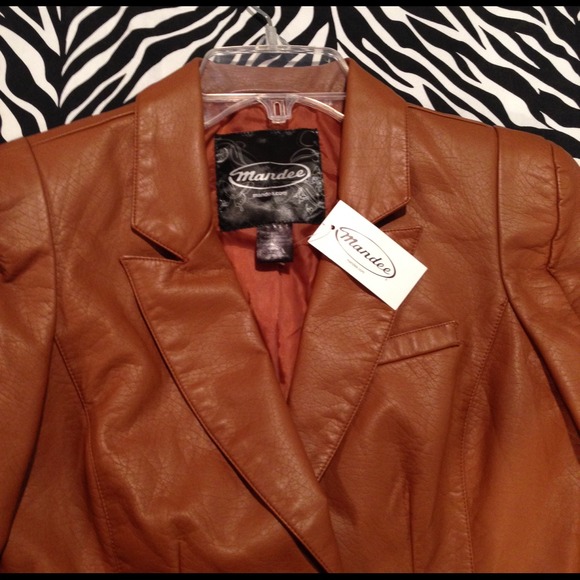 NWT Faux leather tan  jacket. NEVER WORN - Picture 3 of 3