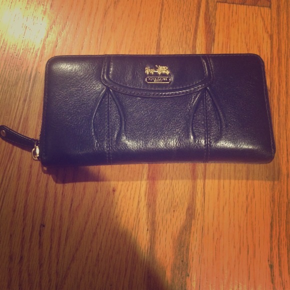 Coach Clutches & Wallets - 🚫SOLD 🚫Authentic coach wallet!