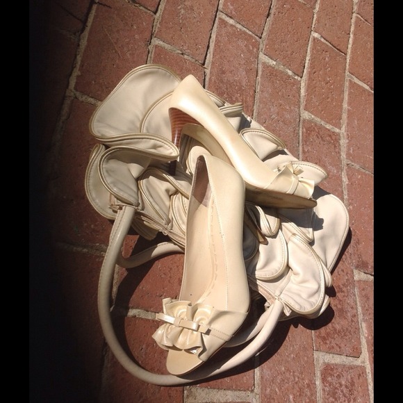 Gorgeous ENZO ANGIOLINI Heels/SANDRA ROBERTS Bag!