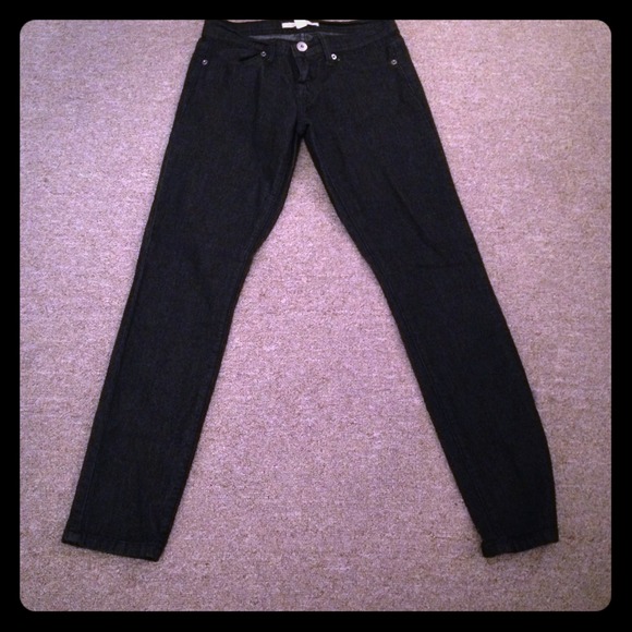 ✨Forever 21 Black Denim Skinny Jeans✨