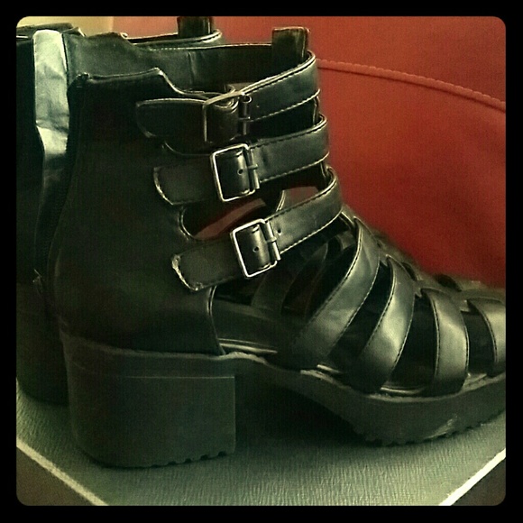 Gladiator shoes