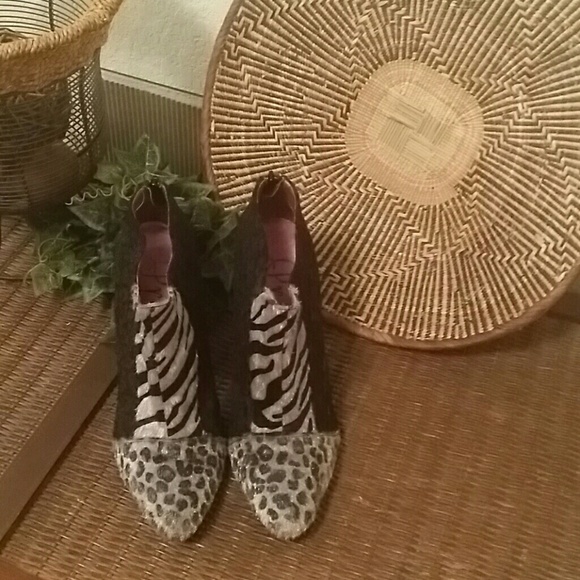 Pony hair Printed Booties