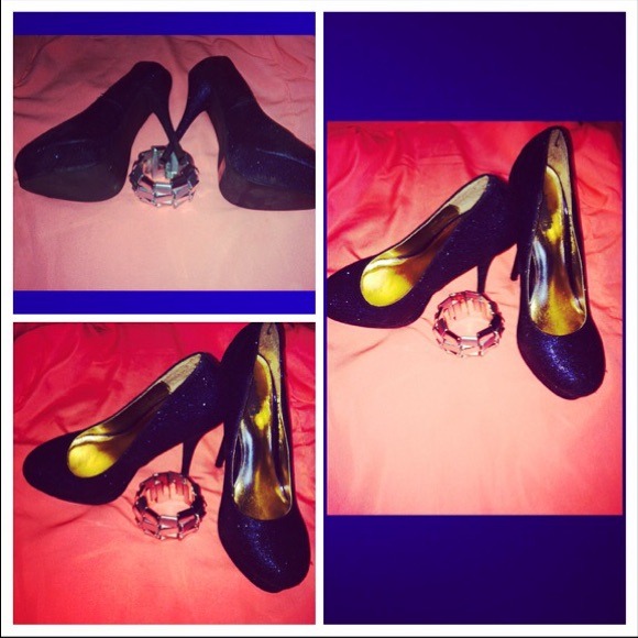 Sequence Blue Pumps