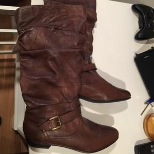 Brown boots worn once excellent condition