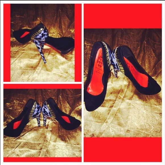 Black Suede Pumps