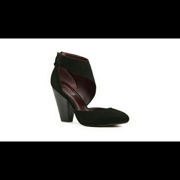 Report Signature Baywoode pumps