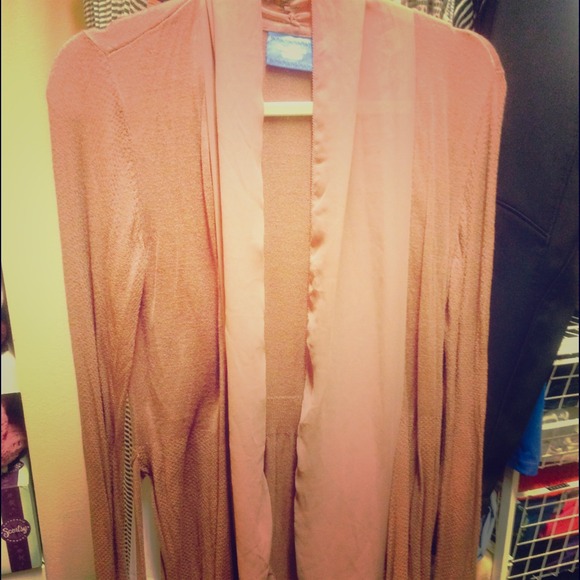 Beautiful Vera Wang lightweight sweater