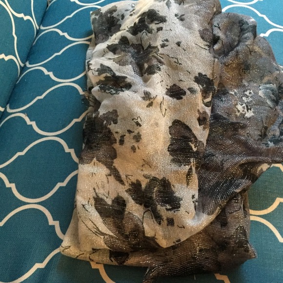 Light. Black and white sheer scarf.