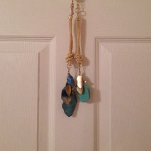 Turquoise stone and rope necklace