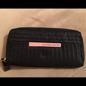 VS. Pensil make up case. Like new condition.