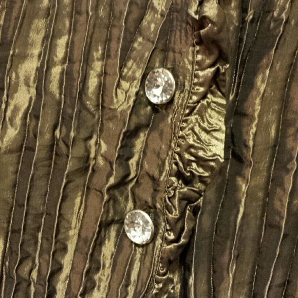 Top - Picture 2 of 4