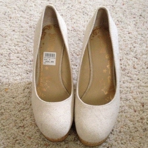 Tan wedges