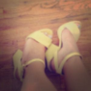 Yellow Zara heels 💛💛💛