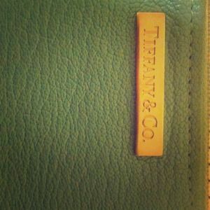 Tiffany&co wristlet/coin purse 20$ today only
