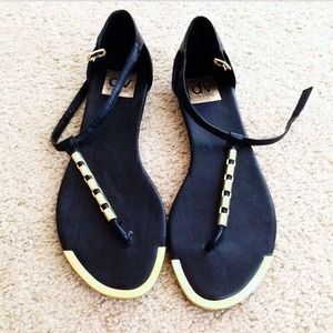 DV sandals