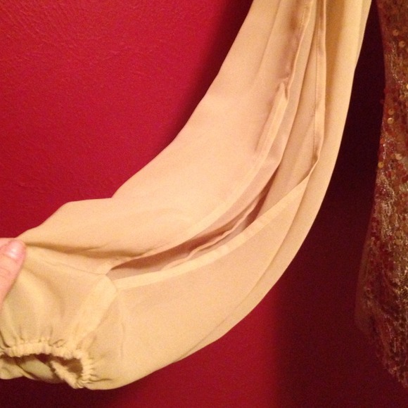 🎉HOST PICK Badgley Mischka Gold Sequined Dress! - Picture 4 of 4