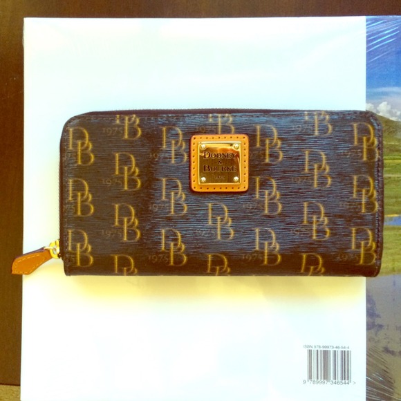 dooney & bourke 1975 wallet