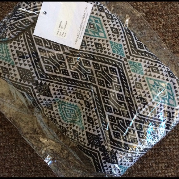 ❌SOLD❌ Acacia Swimwear NWT Thai Makena Sarong - Picture 1 of 2