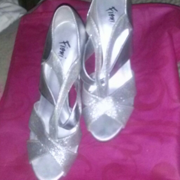 Fiona night heels silver and silver glitter accent