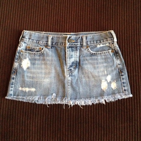 Hollister embellished denim skirt size 3